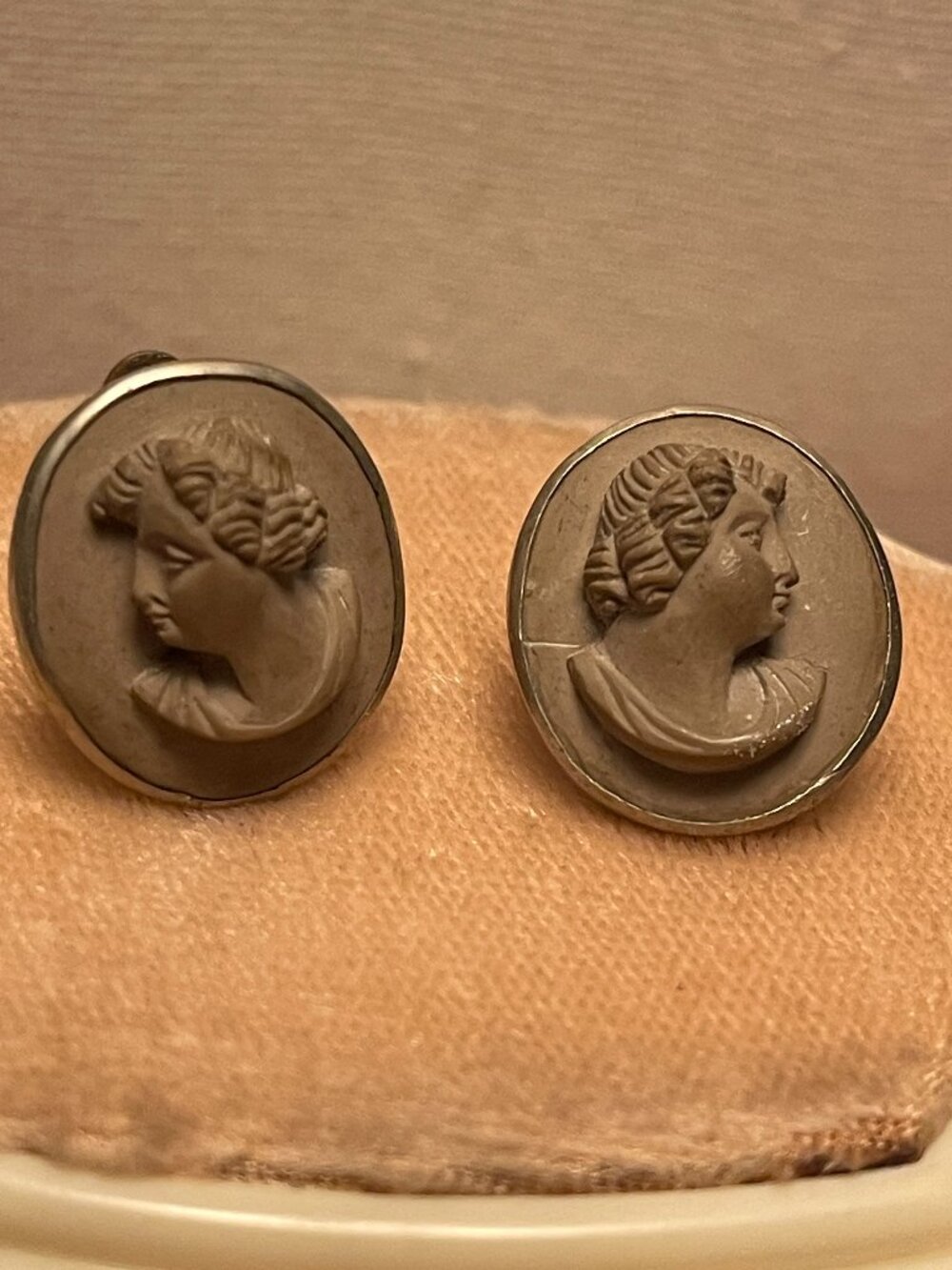 Vtg Carved Lava Cameo Cufflinks Neoclassical Profile Oval Shape Unisex Jewelry E